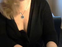 hello boys, i am a single mom.. and always horny. Play with me:)