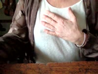 Mijn naam is Tirza Ik ben lieve moeder en oma, Als ik alleen ben wil ik graag geile gesprekken om jou lekker te kunnen verwennen. als je mij dan lekker verwennen kan komen we misschien samen tot het hoogte punt.