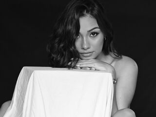 naughty cam bitch AmyZuri