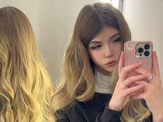 camwhore masturbating with dildo AriJane