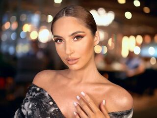 girl topless EllieSin