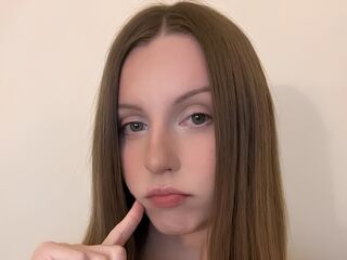 naughty camgirl masturbating with vibrator FawnTobin