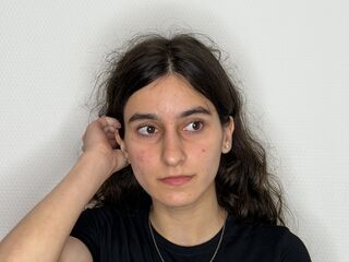 free adult cam FondaYarbro