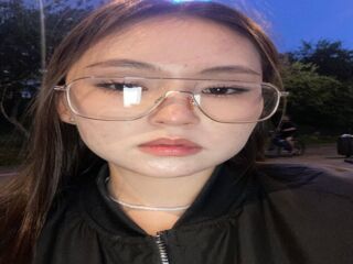 naked cam girl LauriMoradel