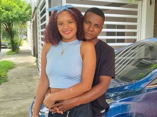 couple bedroom live cam AfroditaAndCoddy