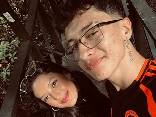 camcouple chatroom IanandBrithany