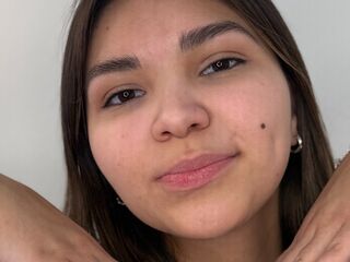 free live chatroom AdriaKunstlinger