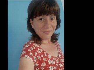 camgirl fingering shaved pussy AliceKatty
