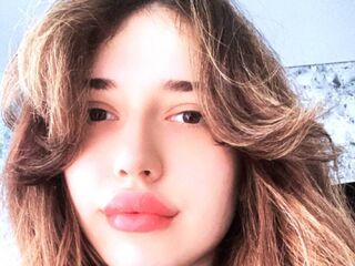 webcamgirl chat AliceTrisavya