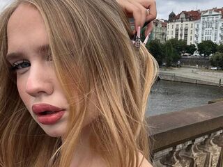 hot striptease webcam AmberWindow