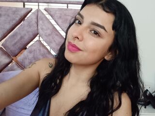 cam girl playing with dildo AndreaWeins