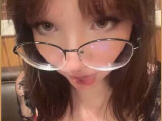 masturbating camgirl AnnGibson