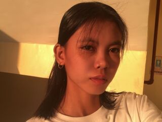 cam girl playing with dildo AnnahGrace