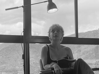 fingering camgirl video AnneHarmon