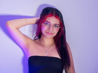 camslut showing tits AriaRosel