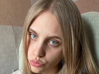 sexchat room AyannaOverturf