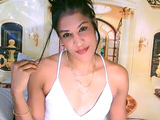 live webcam performer AzzyGreene