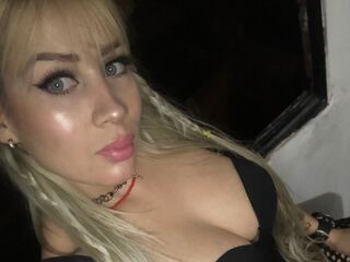 camslut masturbating BarbieLu