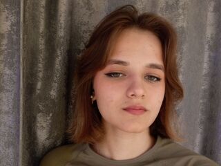 naughty cam girl masturbating with dildo BeatrixBlumer
