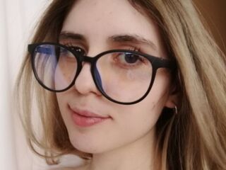 masturbating cam girl BlytheDendy