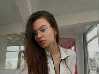 naked girl with webcam masturbating with sextoy CamillaWiliams