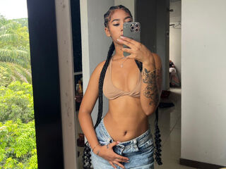 live webcam girl CarolineCartson