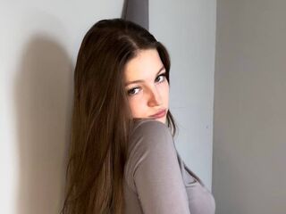video CarterBella