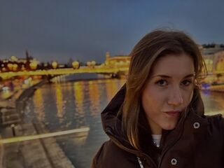 chat CaylinGarczynski