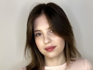 girl showing pussy ChandraTays