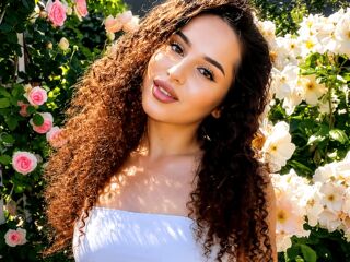 camgirl playing with dildo CharisFernette