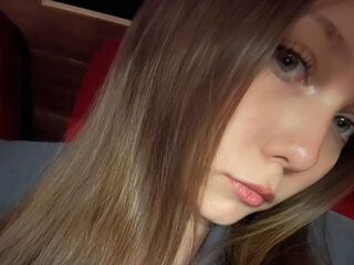 naked camgirl masturbating CleliaGuynup