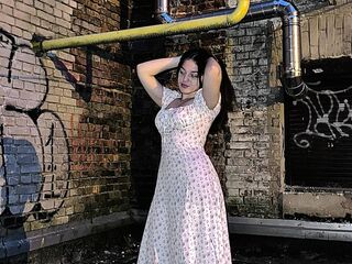 nude webcam girl CristaMilanowski