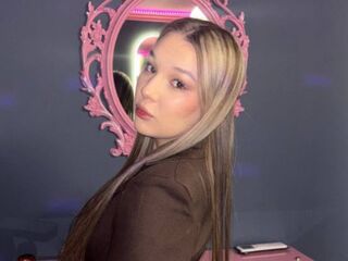 girl showing pussy DarnellCalvani