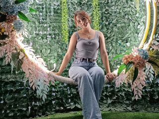 free livesex DebraEvans