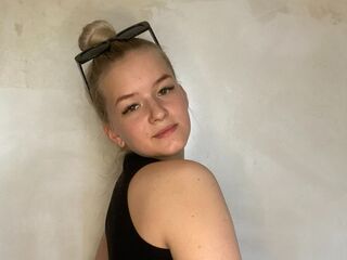 hot cam girl spreading pussy DebraHallin