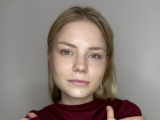 naked girl with webcam masturbating with dildo DelenaLabonne