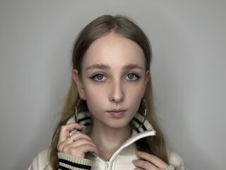 camgirl shaving pussy DessieBusche