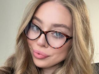 naked cam chatroom DianeWhitly