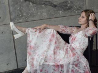 camslut showing pussy EarleneConaghan
