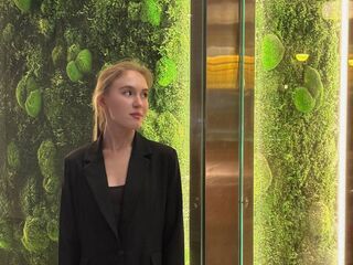 camgirl fingering pussy EdaNoreikaite