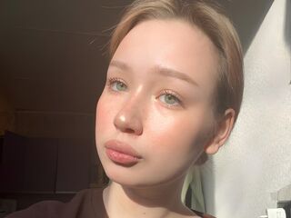 webcam girl chatroom ElwineCawthorne