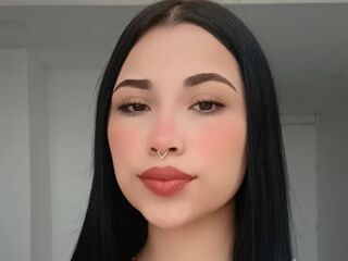 camslut fingering wet pussy EmilyMorrison