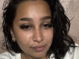 live webcam performer EmmaDebie