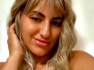 camwhore spreading pussy EriaBelle