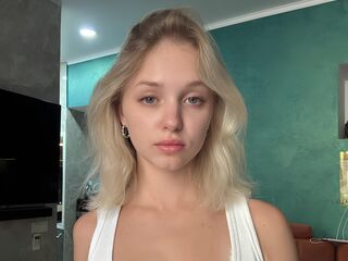 naked girl with webcam masturbating with sextoy EveMorrison