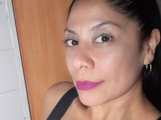 naked camgirl masturbating with vibrator FlorBlack