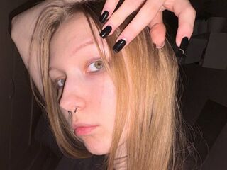 naked girl with webcam masturbating with vibrator GriselCammarano