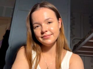 beautiful camgirl HollyCathrin