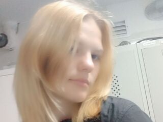 cam whore livesex IzettaRambousek