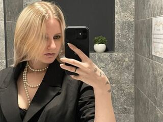 hot naked camgirl JenaeMcquillen